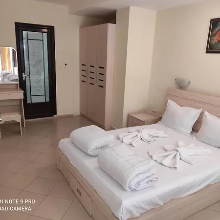 Apartament Студио Роузи Sinemorec