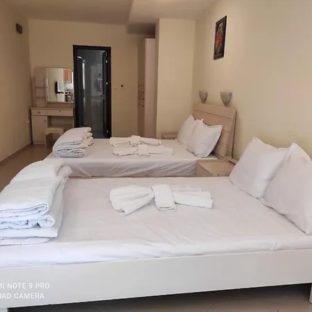 Студио Роузи Apartament