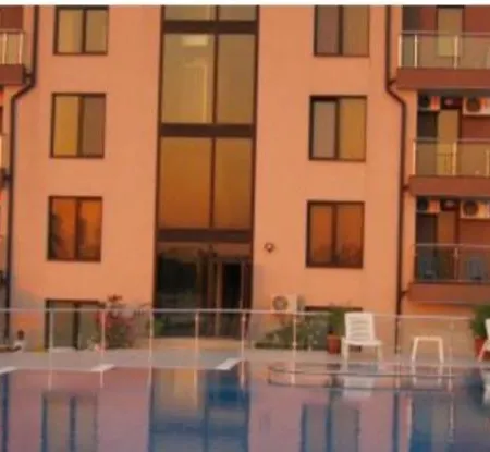 Студио Роузи Apartament Sinemorec