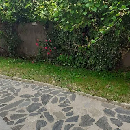 Студио Роузи Apartament Sinemorec